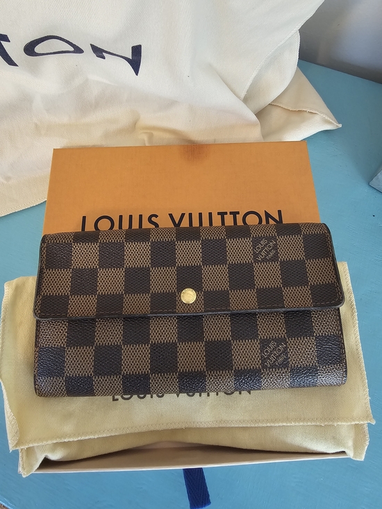 Louis Vuitton Handbags - Louis Vuitton Sarah Damier Check Wallet